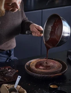 Fiskars All sauteuse 2L - Traktörpannor & Sauteuser| Stekpannor & Kokkärl