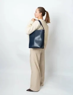 HVISK CASSET GLOSSY STRUCTURE - Bucketväskor|Kvinnor Bucket Bags