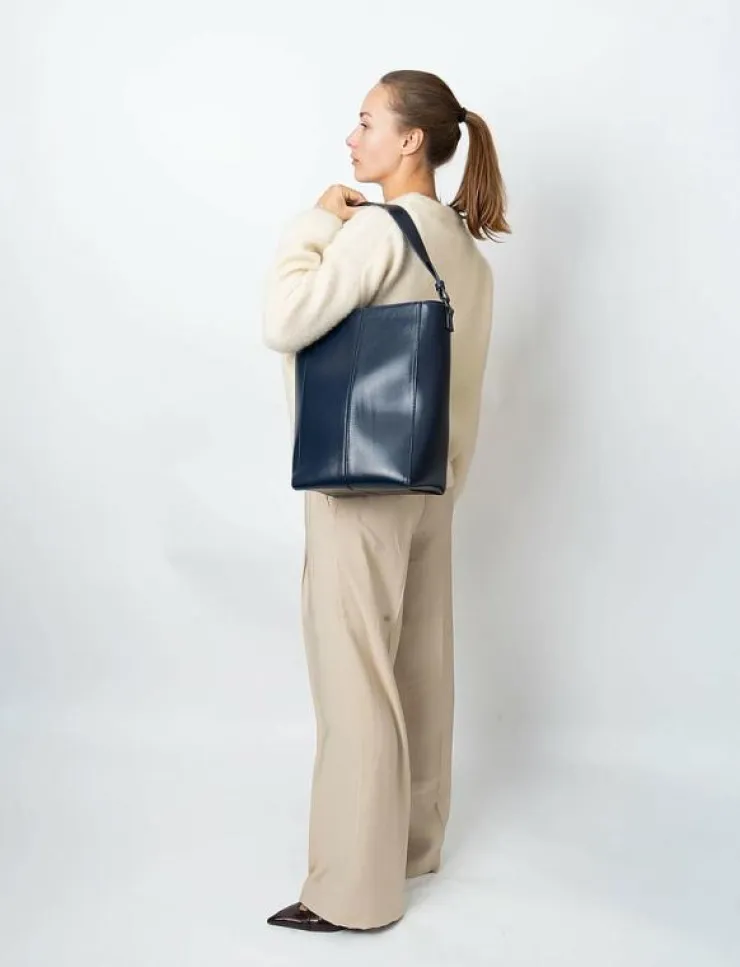 HVISK CASSET GLOSSY STRUCTURE - Bucketväskor|Kvinnor Bucket Bags