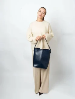 HVISK CASSET GLOSSY STRUCTURE - Bucketväskor|Kvinnor Bucket Bags