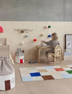 OYOY MINI Chess Rug - Large - Rektangulära mattor|Barn Inredning|Inredning