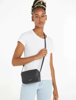 Calvin Klein CK MUST CAMERA BAG - Crossbody Bags|Kvinnor Crossbody Bags