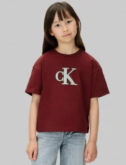 Barn Calvin Klein Överdelar|FESTIVE GRAPHIC SS T-SHIRT - Kortärmade