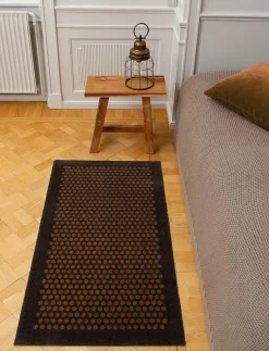 tica copenhagen Floormat/carpet dot cognac 67x120 cm - Badrumsmatta| Mattor|Badrumstextilier