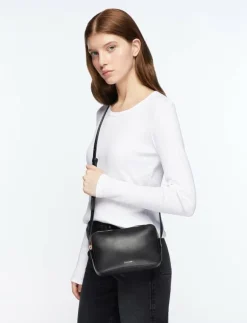 Calvin Klein FOIL LOGO ELONGATED CAMERA BAG - Crossbody Bags|Kvinnor Crossbody Bags