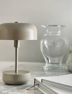Dyberg Larsen Haipot brun LED genopladelig bordlampe - Bordslampor| Lampor