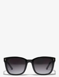 Pilgrim KATYA iconic retro sunglasses black - D-form|Kvinnor Solglasögon