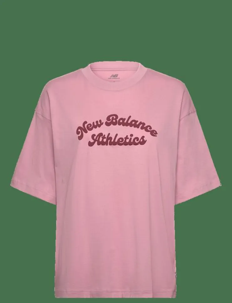Kvinnor New Balance Toppar & T-Shirts|Linear Heritage Oversized T-Shirt - T-Shirts