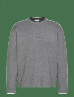 Calvin Klein Jeans LS EMBOSSED LOGO CREWNK SWEATER - Rundhalsad| Stickat|Sweatshirts & Huvtröjor