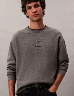 Calvin Klein Jeans LS EMBOSSED LOGO CREWNK SWEATER - Rundhalsad| Stickat|Sweatshirts & Huvtröjor
