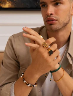 Nialaya Men's Gold Signet Ring with Onyx - Ringar| Smycken