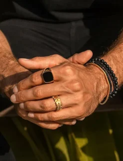 Nialaya Men's Gold Signet Ring with Onyx - Ringar| Smycken