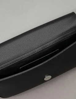 Kvinnor Calvin Klein Axelremsväskor|MINIMAL MONOGRAM SHOULDER POUCH - Axelremsväskor