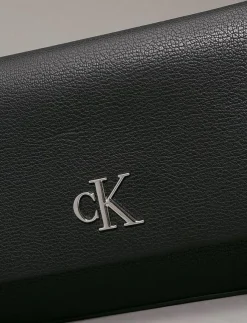 Kvinnor Calvin Klein Axelremsväskor|MINIMAL MONOGRAM SHOULDER POUCH - Axelremsväskor