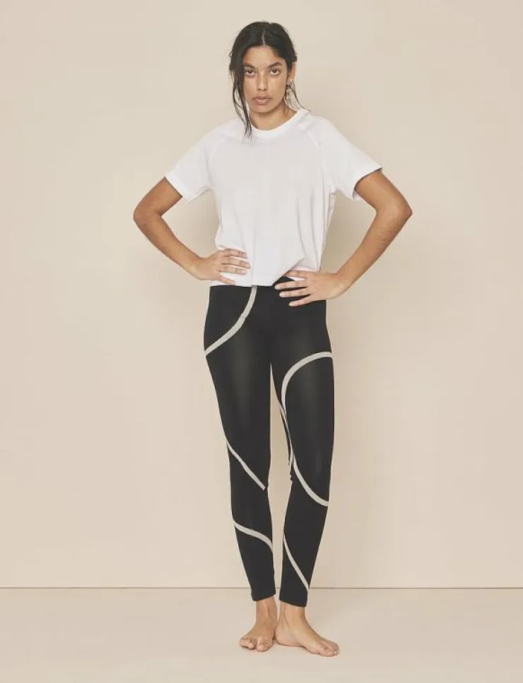 Kvinnor Moonchild Yoga Wear Toppar & T-Shirts|Moonchild Monogram Tee - T-Shirts