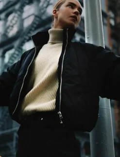 Kvinnor Minimum Västar|T-Shirts & Toppar|Naja knit vest 9954 - Linnen