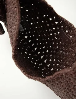 Kvinnor Mango Axelremsväskor|Natural fibre shoulder bag with flower charm - Axelremsväskor