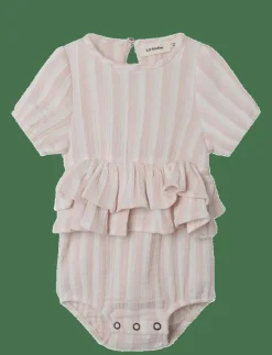 Barn Lil'Atelier Bodies|NBFFEMKE SS LOOSE SUIT LIL - Kortärmad body