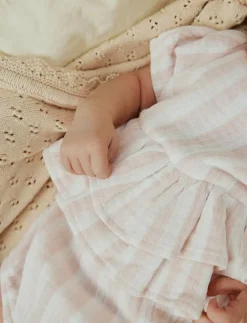 Barn Lil'Atelier Bodies|NBFFEMKE SS LOOSE SUIT LIL - Kortärmad body