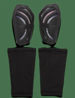 Umbro Sportutrustning|Neo Pro Tecta Guard Sleeve - Kompressionsskaft för vaden