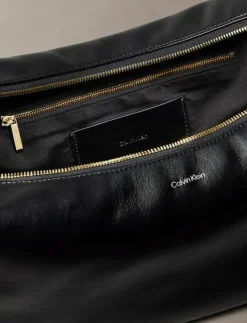 Kvinnor Calvin Klein Axelremsväskor|PINCHED SOFT CRESCENT LG - Axelremsväskor