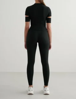 Kvinnor aim´n Toppar & T-Shirts|Ribbed Performance Cut-Out Top - T-Shirts