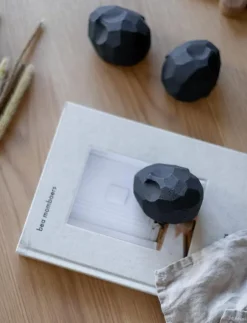 Cooee Design Dekorationsdetaljer|Sculpture Pebble Head - Skulpturer & Porslinsfigurer