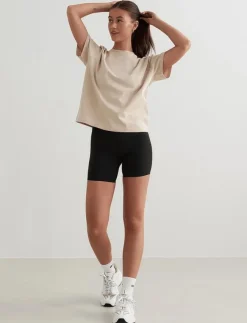 Kvinnor aim´n Toppar & T-Shirts|Serif Boxy T-Shirt - T-Shirts