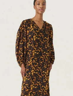 Kvinnor Soaked in Luxury Klänningar|SLGunvy Dress - Midiklänningar