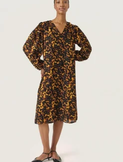 Kvinnor Soaked in Luxury Klänningar|SLGunvy Dress - Midiklänningar
