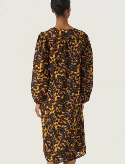 Kvinnor Soaked in Luxury Klänningar|SLGunvy Dress - Midiklänningar
