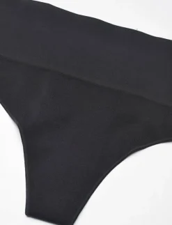 Spanx shape™ ExtraOrdinary Thong - Shaping nederdelar|Kvinnor Shapewear|Trosor