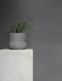 Mette Ditmer Krukor|STONE flowerpot - Krukor