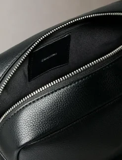 Calvin Klein Väskor|WEBBING STRAP DOPP KIT - Necessärer