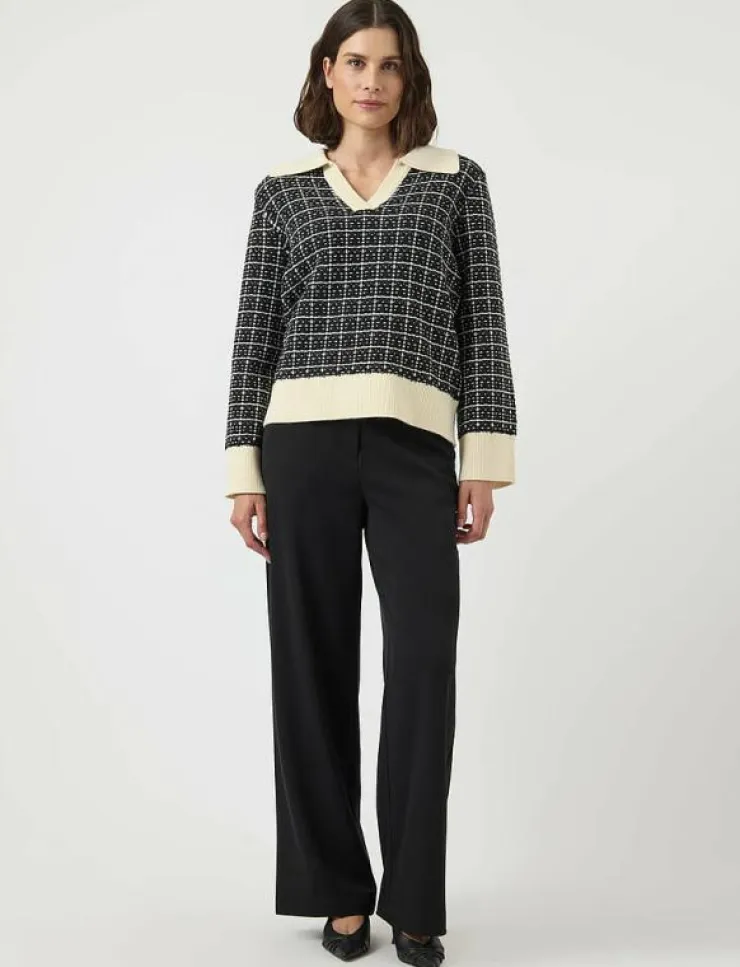 Kvinnor YAS Stickat|LIVIA LS V-NECK KNIT PULLOVER NOOS - Stickat
