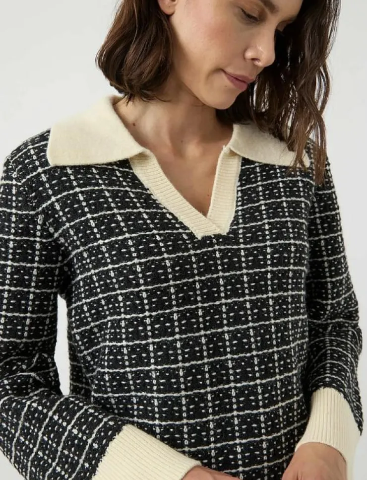 Kvinnor YAS Stickat|LIVIA LS V-NECK KNIT PULLOVER NOOS - Stickat
