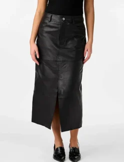 Kvinnor YAS Plus Size & Curvy|Kjolar|MINA HMW LEATHER LONG SKIRT NOOS - Midi kjolar