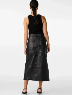 Kvinnor YAS Plus Size & Curvy|Kjolar|MINA HMW LEATHER LONG SKIRT NOOS - Midi kjolar