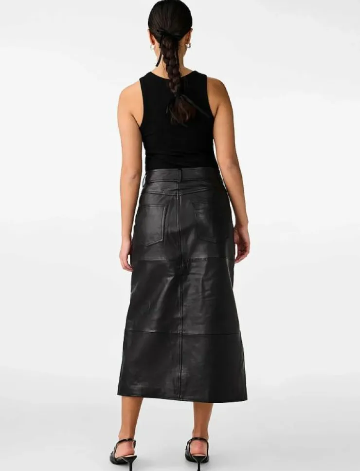 Kvinnor YAS Plus Size & Curvy|Kjolar|MINA HMW LEATHER LONG SKIRT NOOS - Midi kjolar