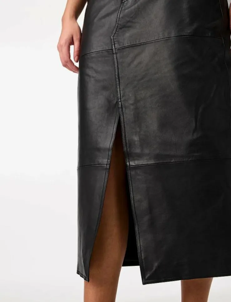 Kvinnor YAS Plus Size & Curvy|Kjolar|MINA HMW LEATHER LONG SKIRT NOOS - Midi kjolar